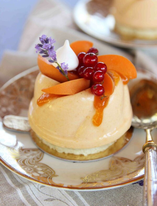 Aprikosentörtchen mit Johannisbeeren & Lavendel