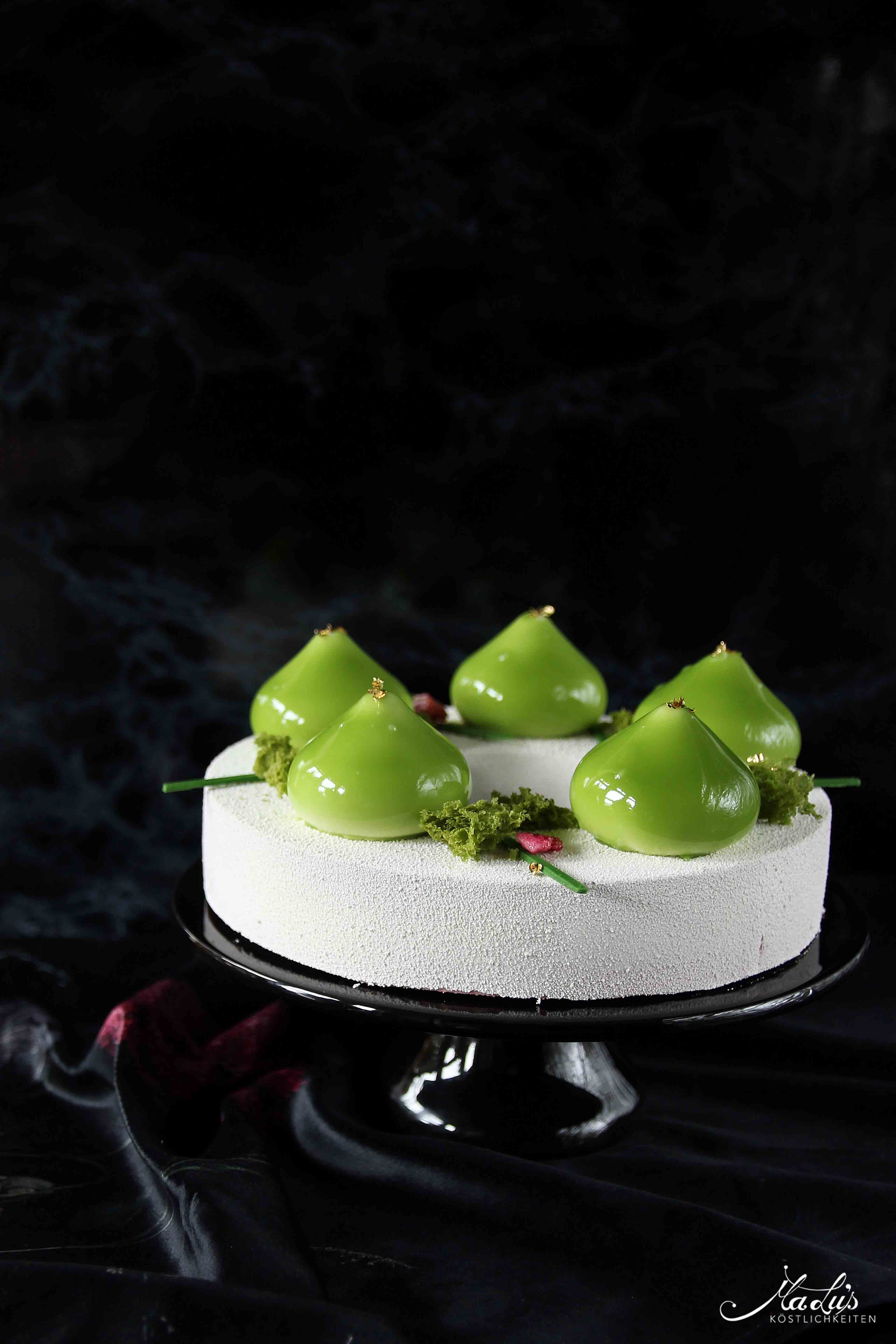 Limetten Himbeer Torte Mit Rose Matcha Maren Lubbe Feine Kostlichkeiten