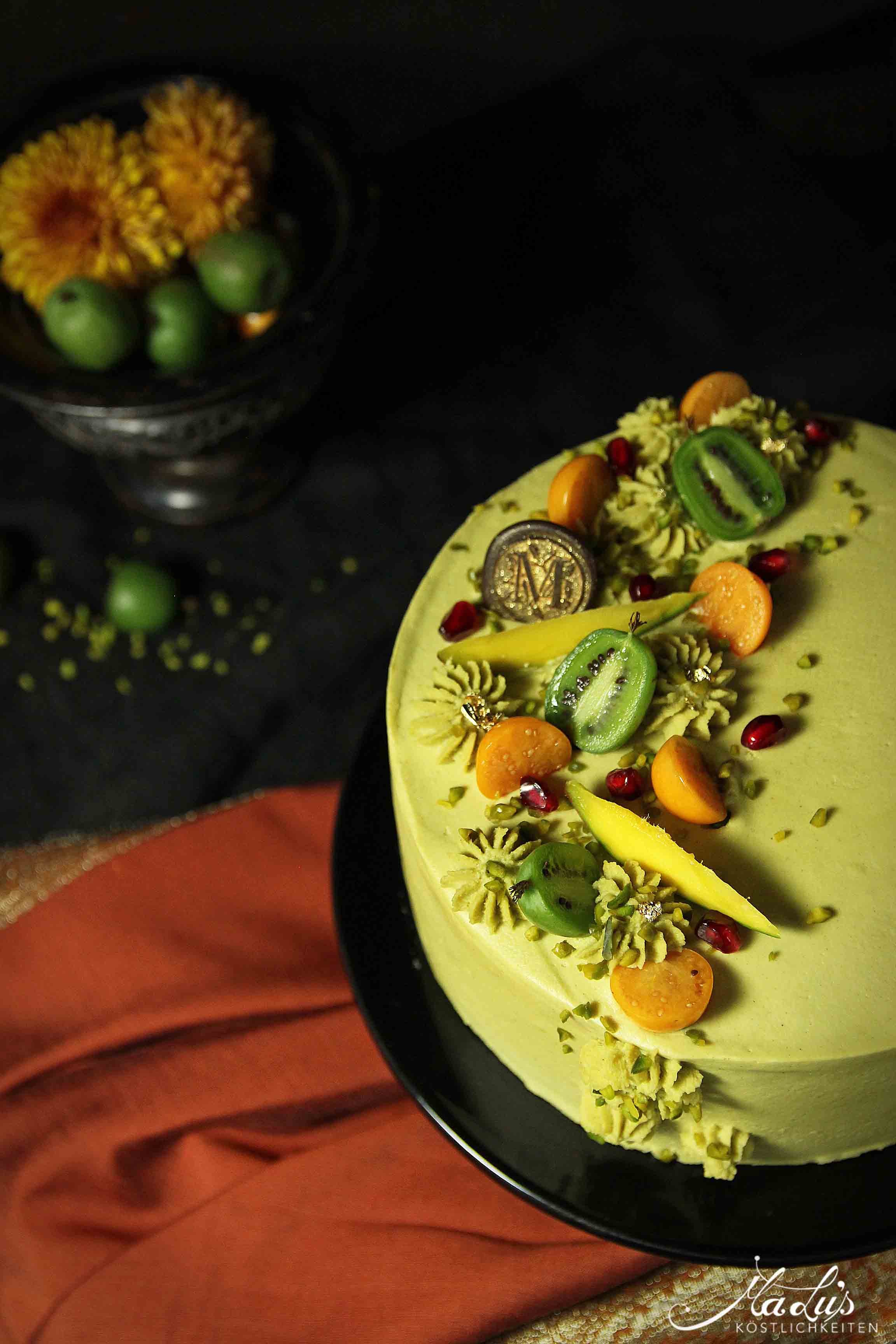 Pistazien Torte Mit Mango Physalis Maren Lubbe Feine Kostlichkeiten