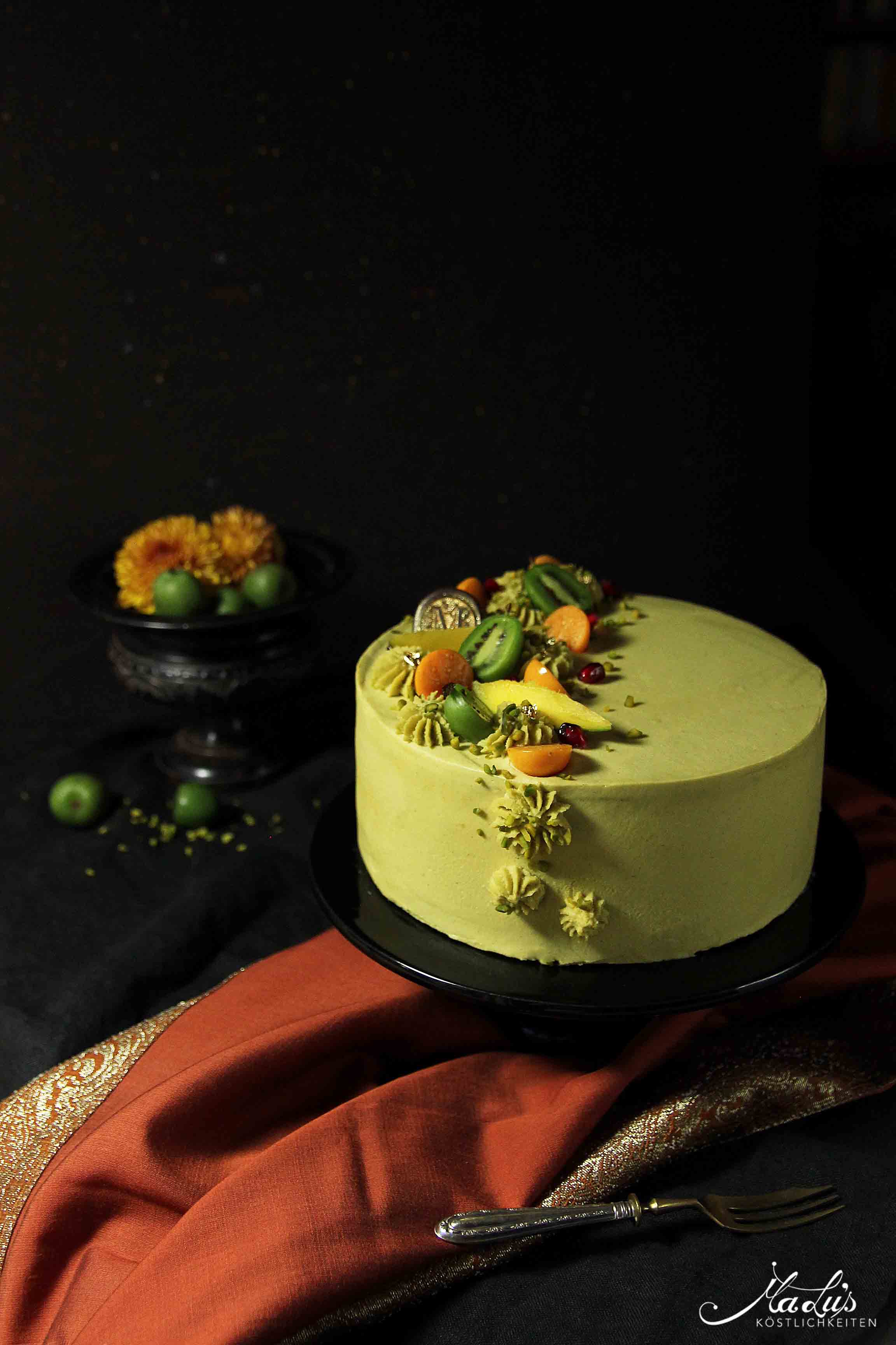 Pistazien Torte mit Mango & Physalis