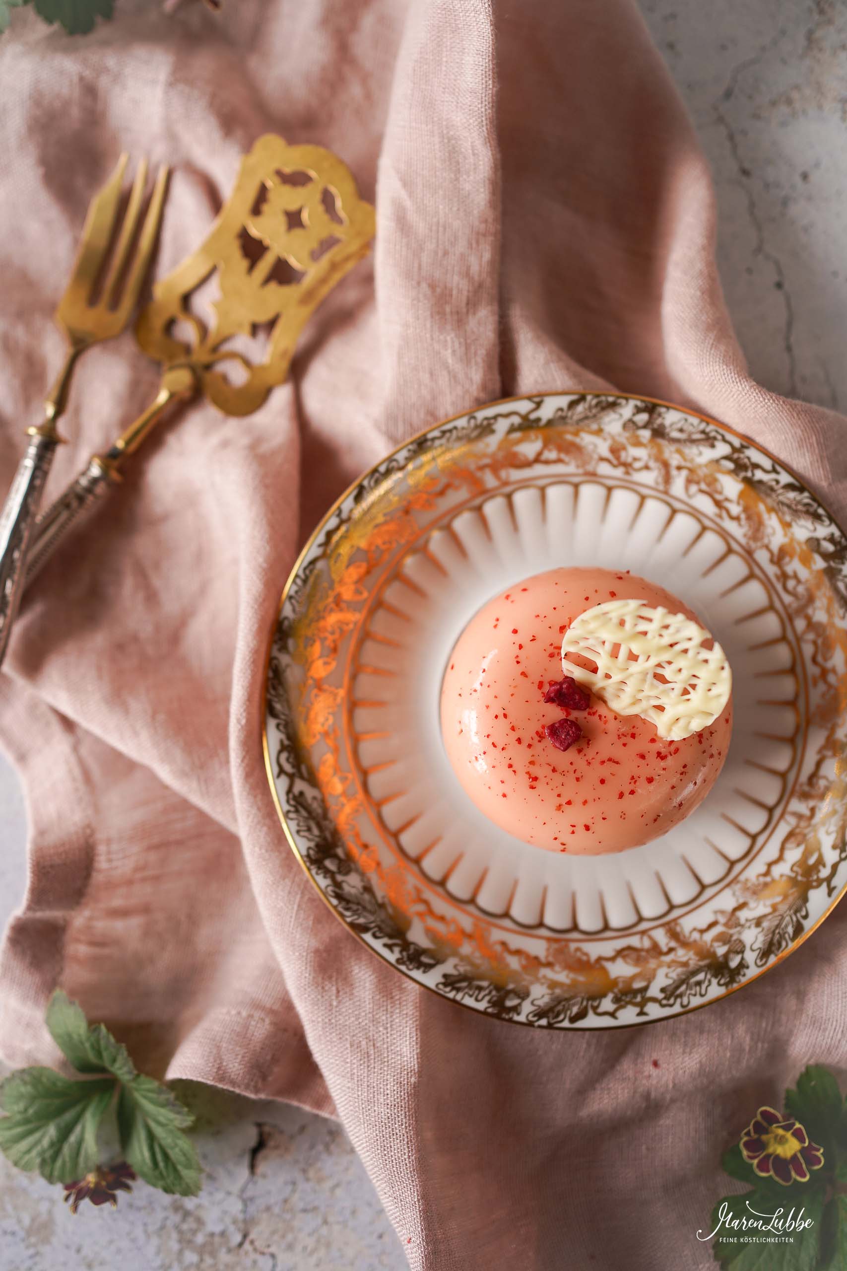 Pfirsich-Holunderblüten Törtchen mit rosa Pfeffer - Maren Lubbe - Feine Köstlichkeiten