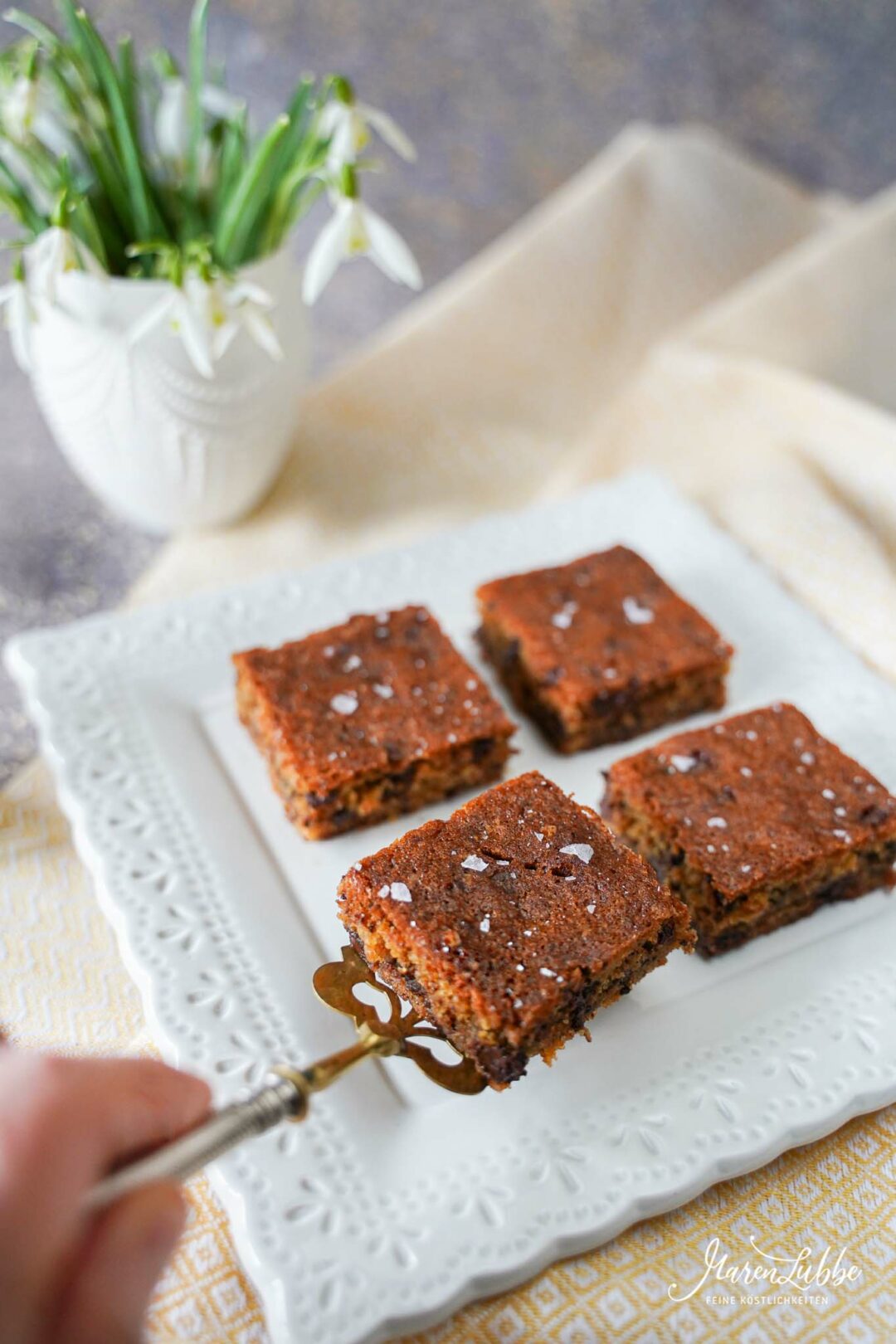 Laktosefreie Salz-Karamell-Schoko-Brownies und eine Buchvorstellung ...