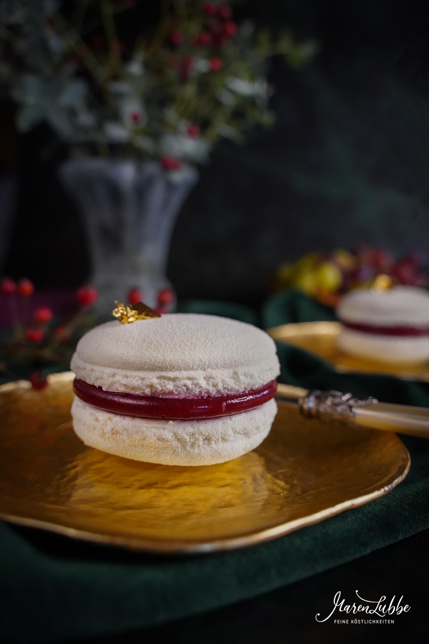 Vanille Macaron Törtchen mit Pfefferzwetschgen