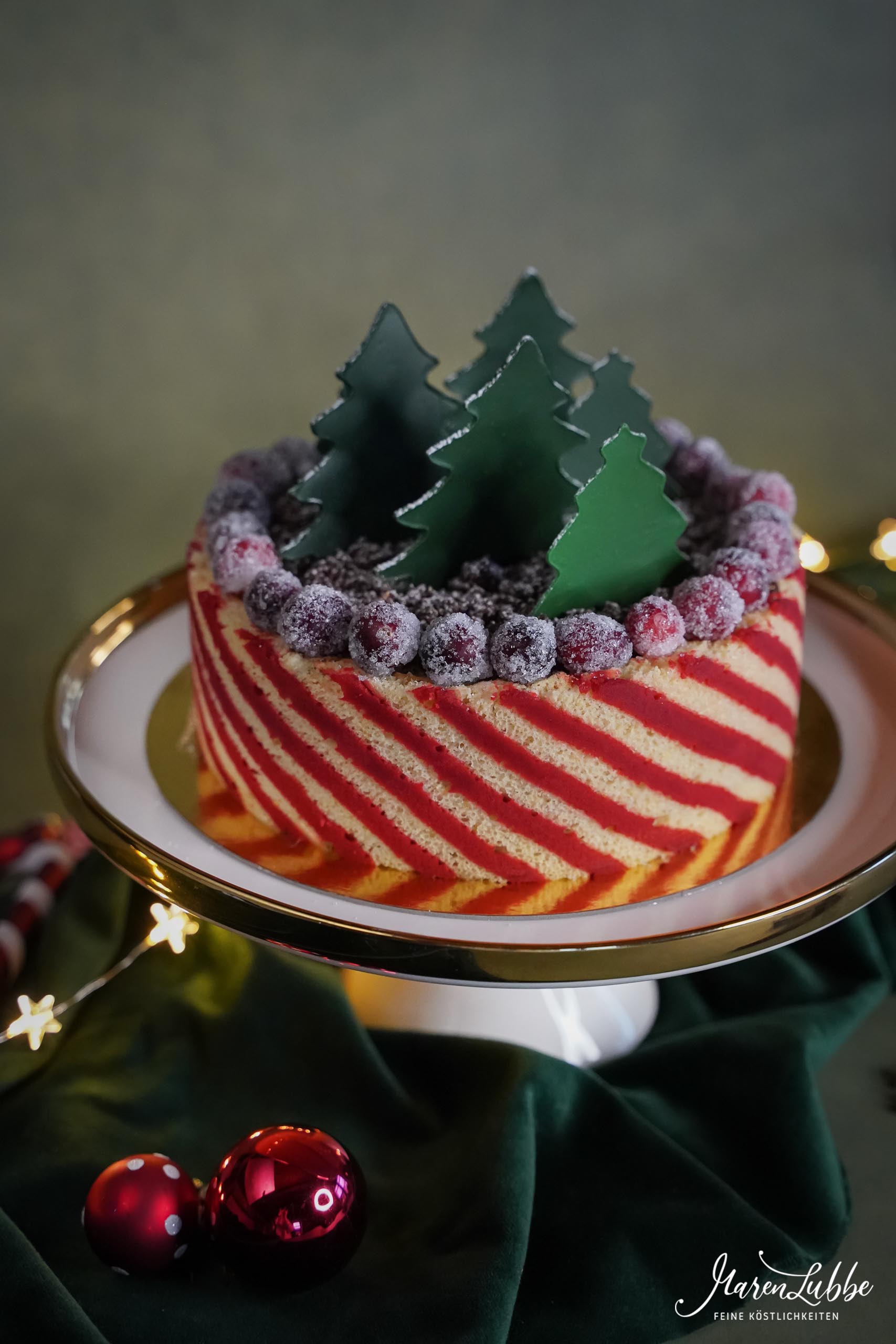 Weihnachtstorte mit Cranberries & Marzipan