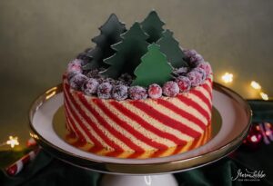 Weihnachtstorte mit Cranberries & Marzipan