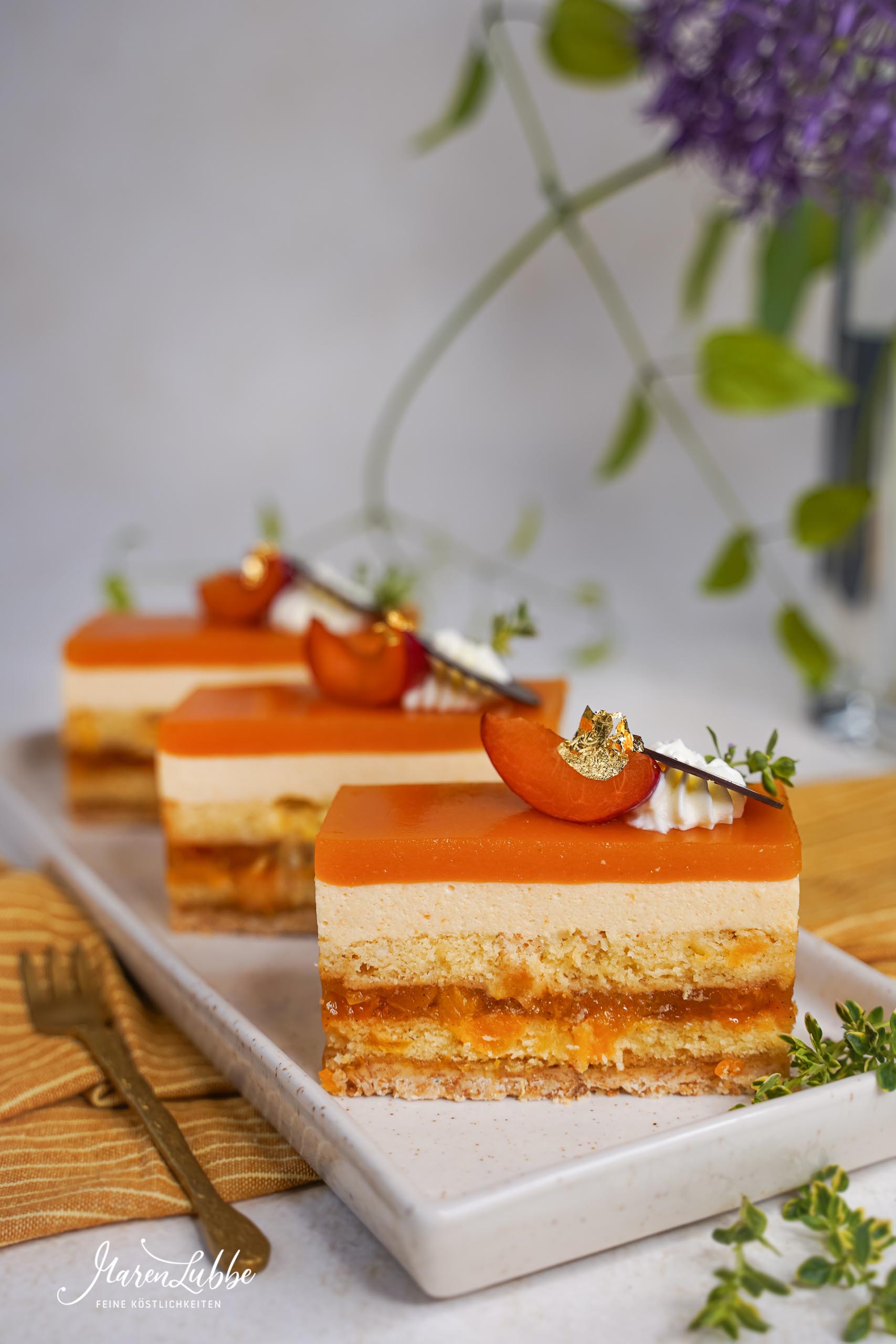 Aprikosenschnitten mit Joghurt & Zitronenthymian
